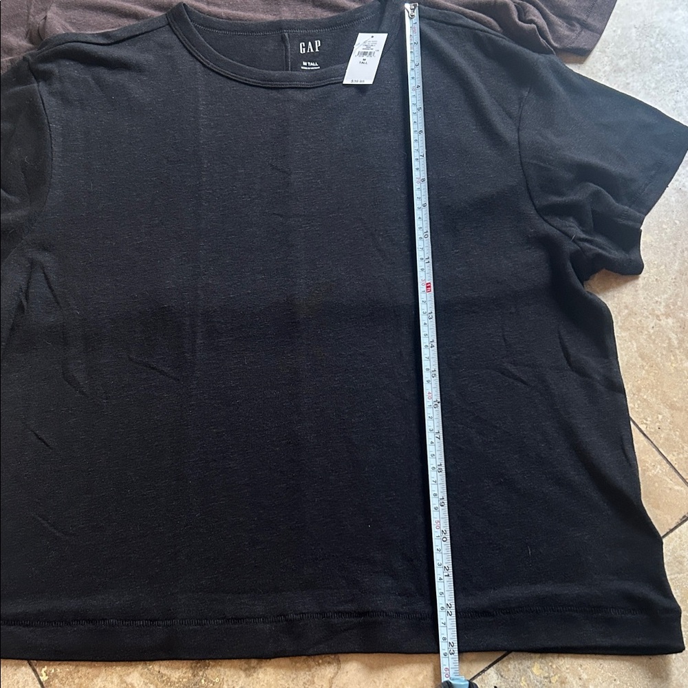 2 NWT Tall Gap Linen Crop Tees - Picture 5 of 11